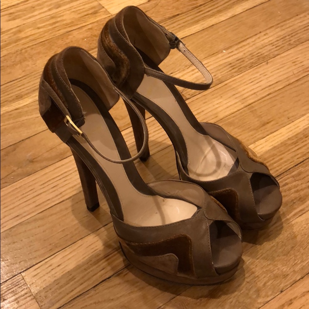 Fendi Peep Toe Pump